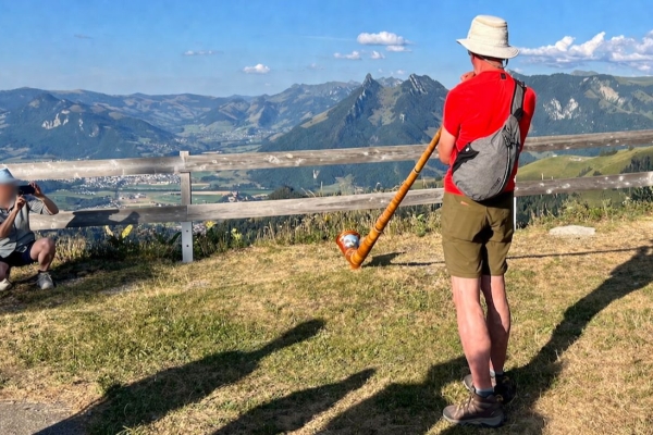 Randonnée et initiation au cor des Alpes au pied du Moléson